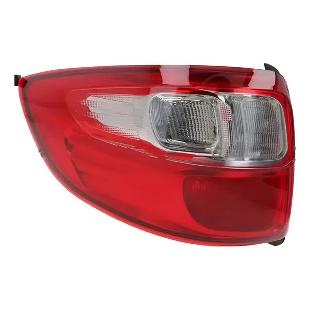 Farol Trasero Izquierdo Ram 700 2018/2020 Izquierdo/conductor