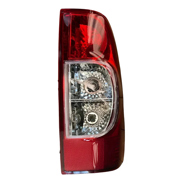 Farol Trasero Derecho Chevrolet Dmax 2011/2014 Con Soquete Derecho/pasajero