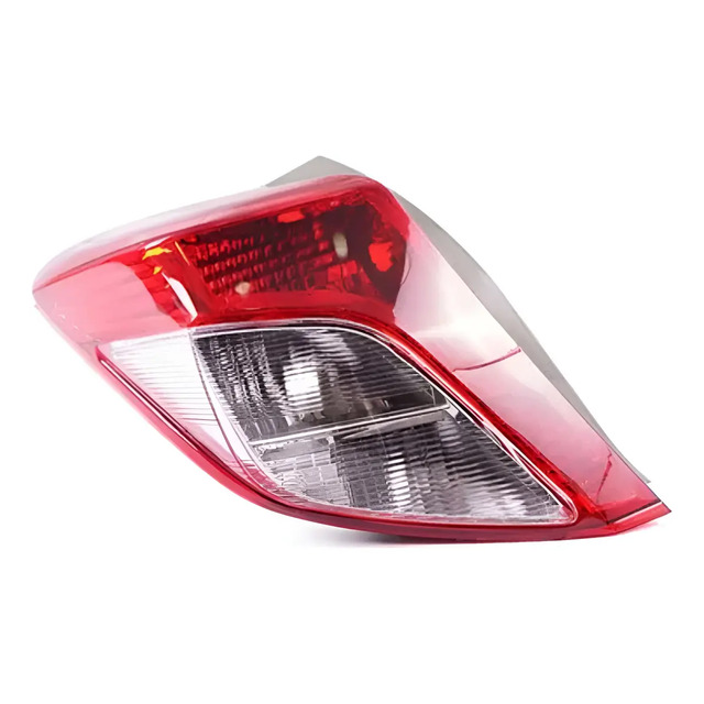 Farol Trasero Izquierdo Toyota Yaris Hatchback 2013/2017 Izquierdo/conductor