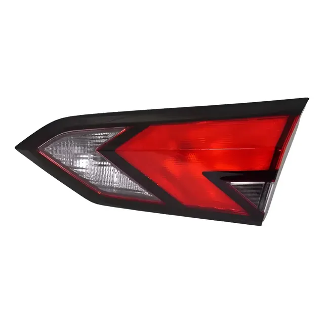Farol Trasero Interior Derecho Nissan Versa 2020 En Adelante Derecho/pasajero